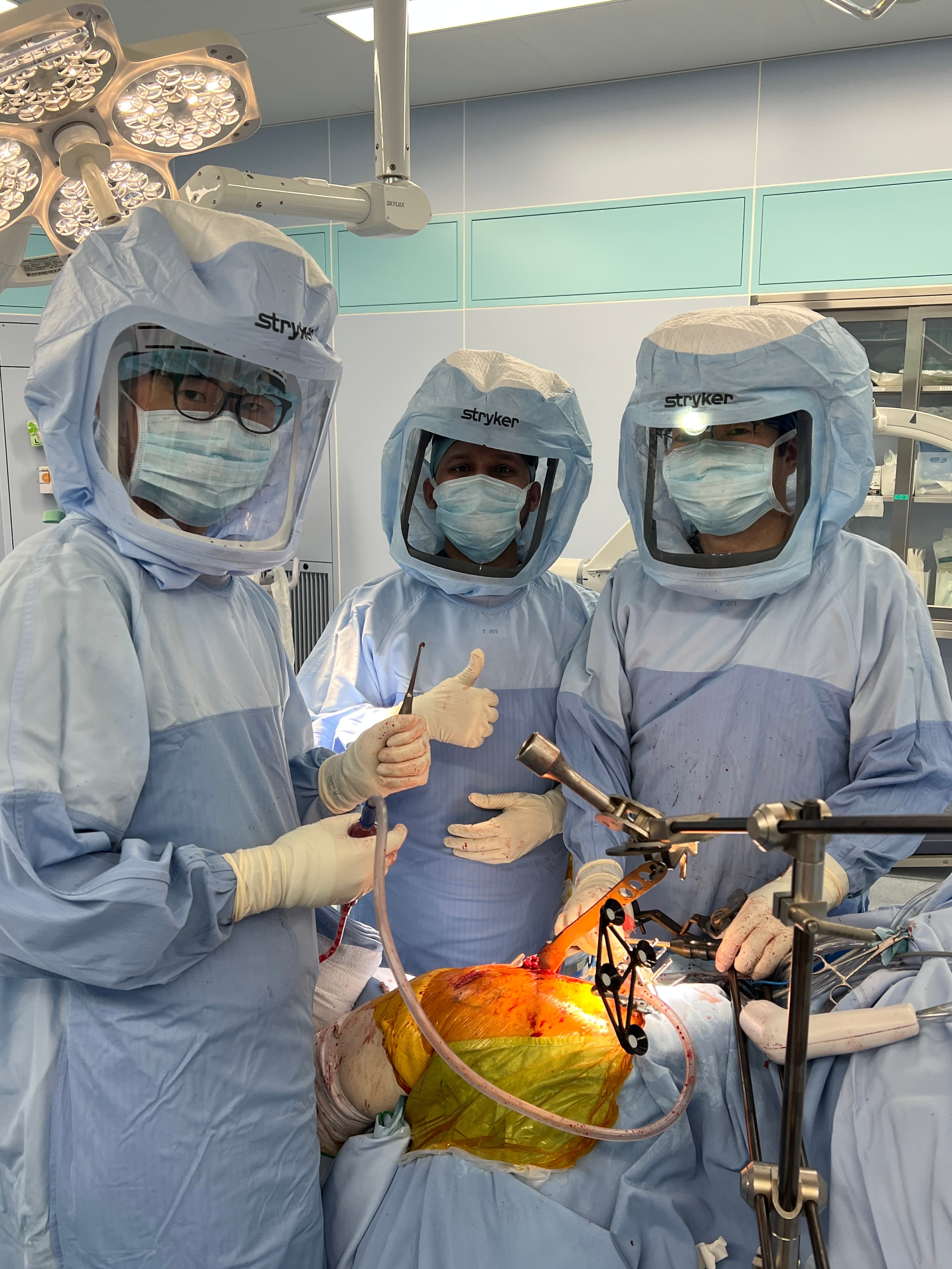 Ultra-Clean Sterile Space-Hood Surgery